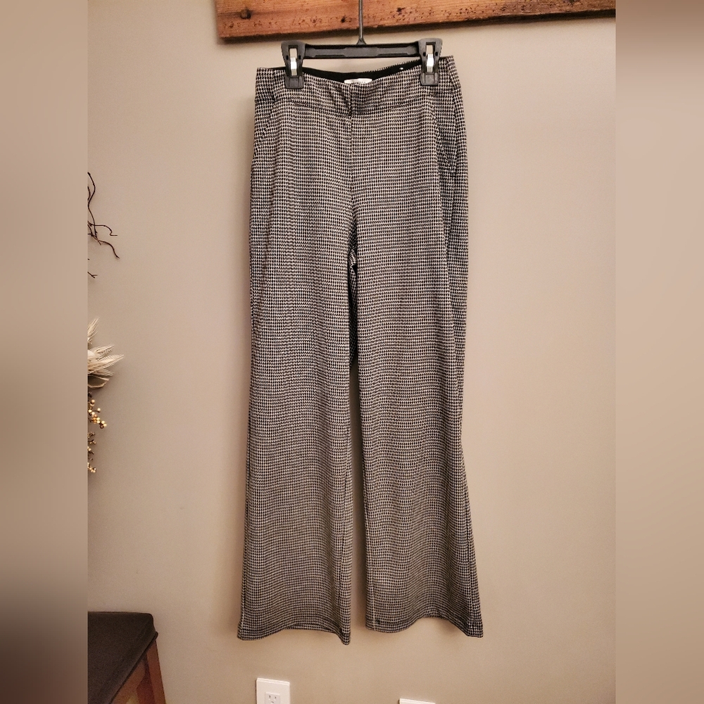 NWOT Black and White Houndstooth Wide Leg Pants